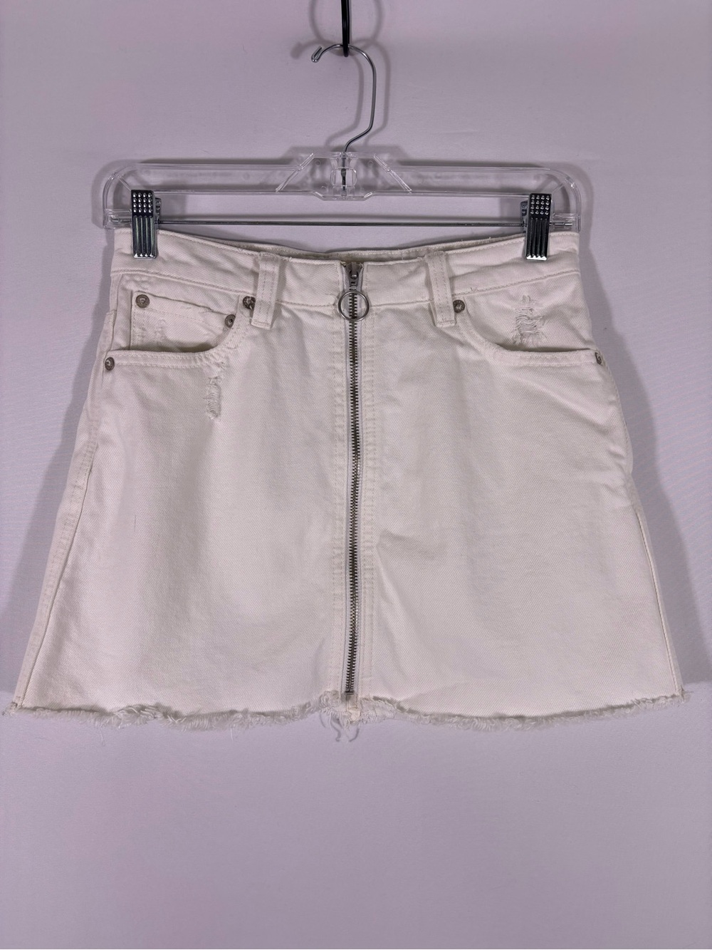 Free People We The Free White Denim Mini Skirt Ring Zip Distressed Size 25